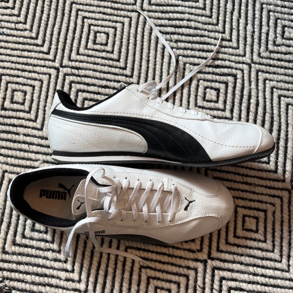 Men’s puma sneakers 10.5 - Picture 2 of 3